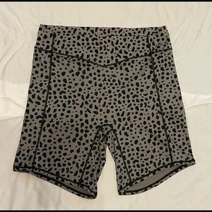 Balance Athletica Rider Short Ascend - Snow Leopard